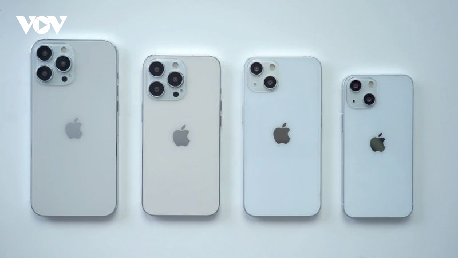 Tại sao camera trên iPhone 13 đột nhiên có kiểu thiết kế chéo?