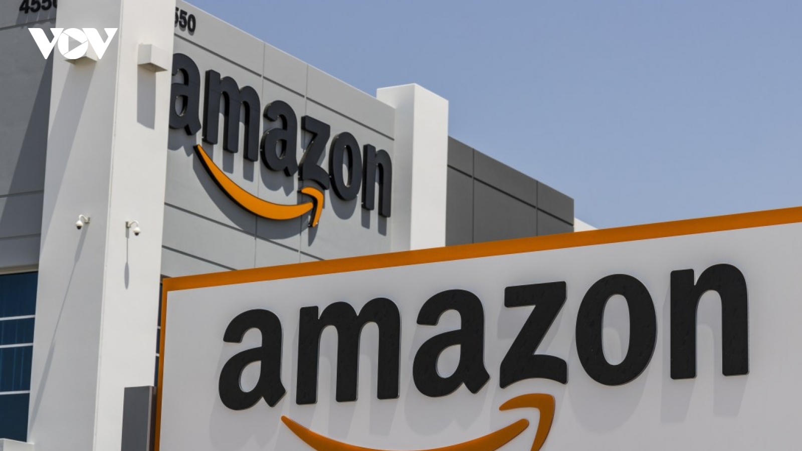 Amazon tìm cách đánh bại đối thủ Microsoft