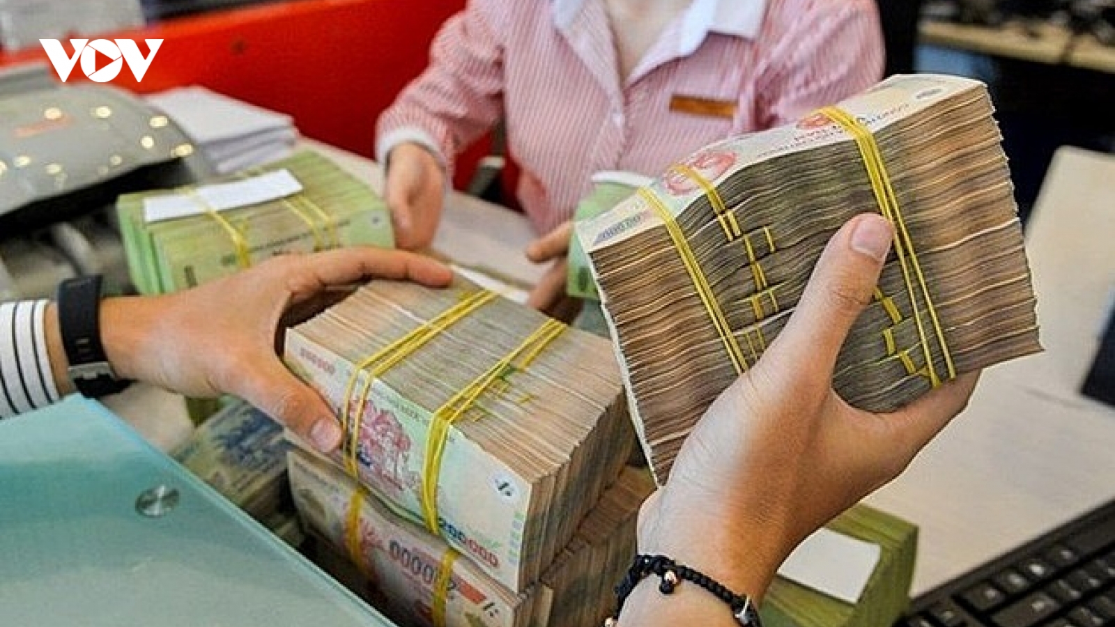 Cố tình chuyển tiền nhầm, thủ đoạn tinh vi nhằm lừa đảo, ép vay nặng lãi
