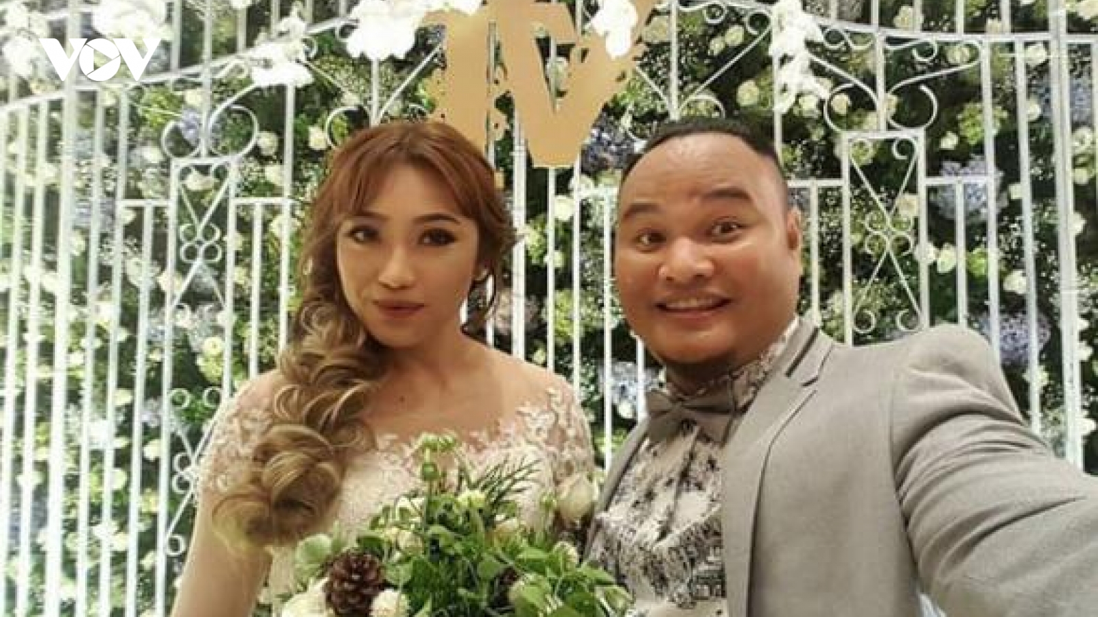 Chuyện showbiz: Ca sĩ Lương Minh Trang và Vinh Râu ly hôn sau 6 năm gắn bó