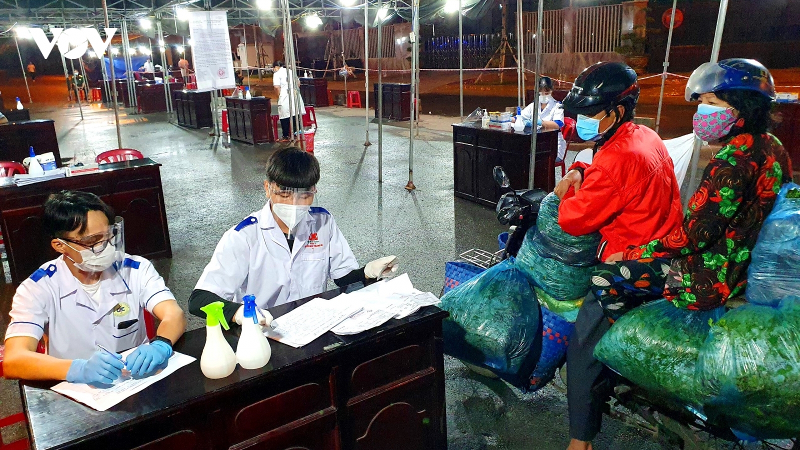 Bắt buộc có giấy xét nghiệm âm tính, nhiều phương tiện đến Cần Thơ phải quay đầu trở lại