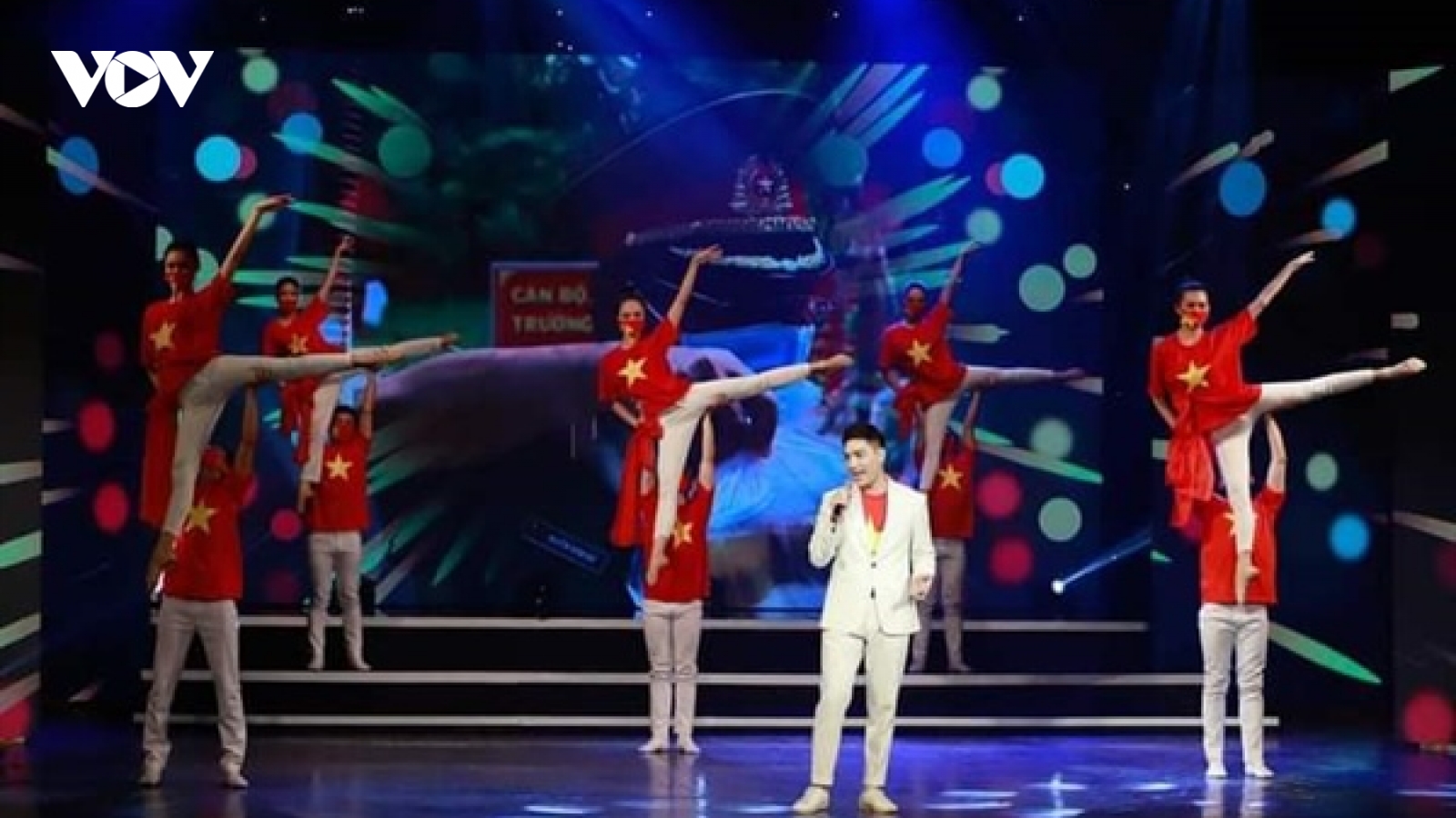Chương trình nghệ thuật trực tuyến “Tổ quốc trong tim” diễn ra tại 5 điểm cầu