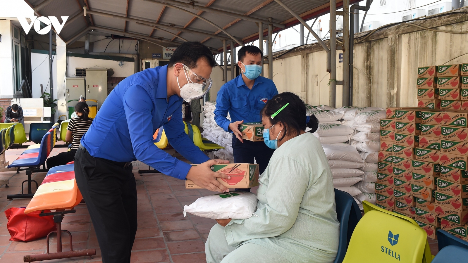 Chương trình “Triệu bữa cơm - Hà Nội nghĩa tình” tại Bệnh viện Thận Hà Nội