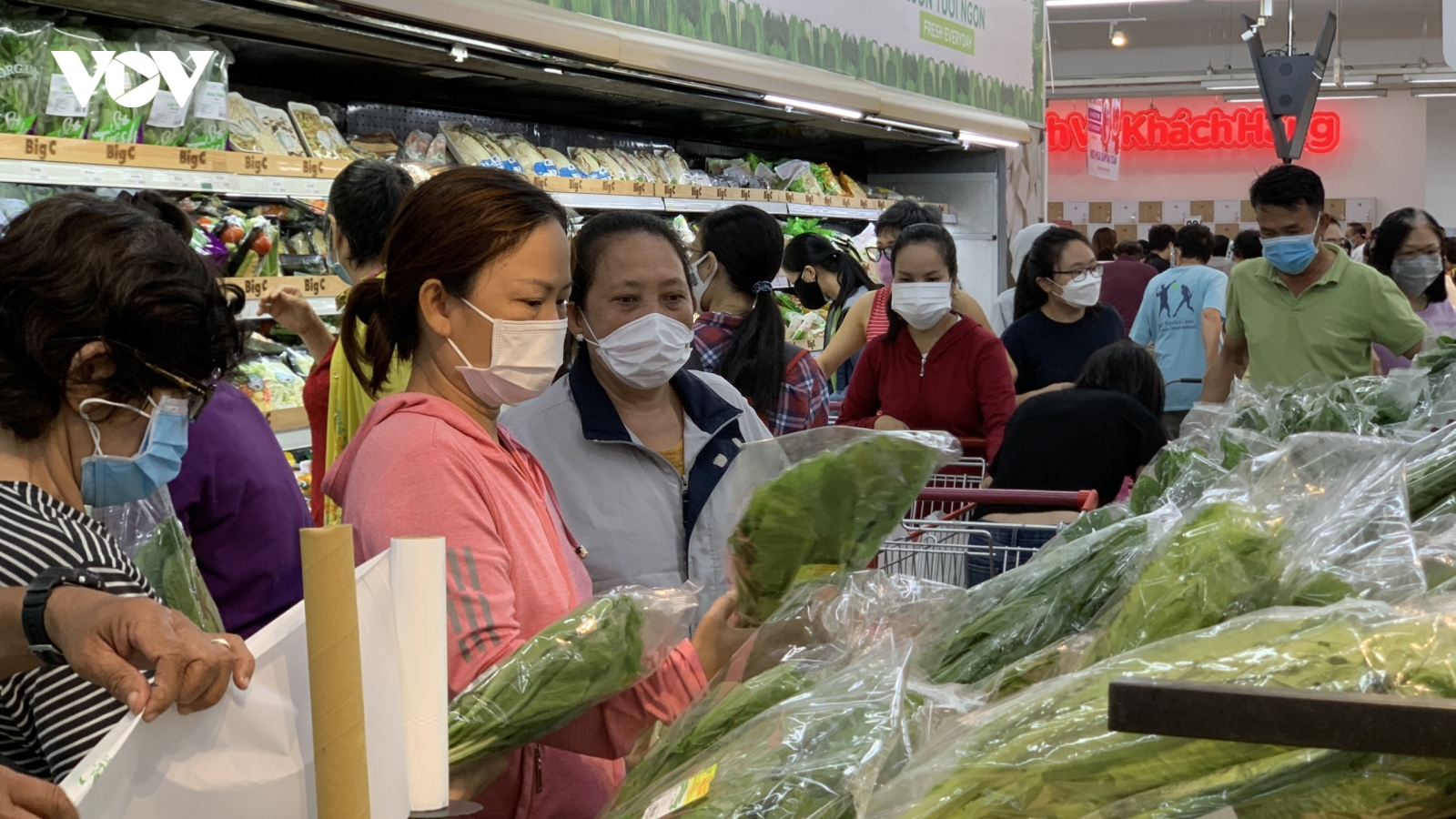TP.HCM phát phiếu đi chợ trong thời gian giãn cách xã hội theo Chỉ thị 16