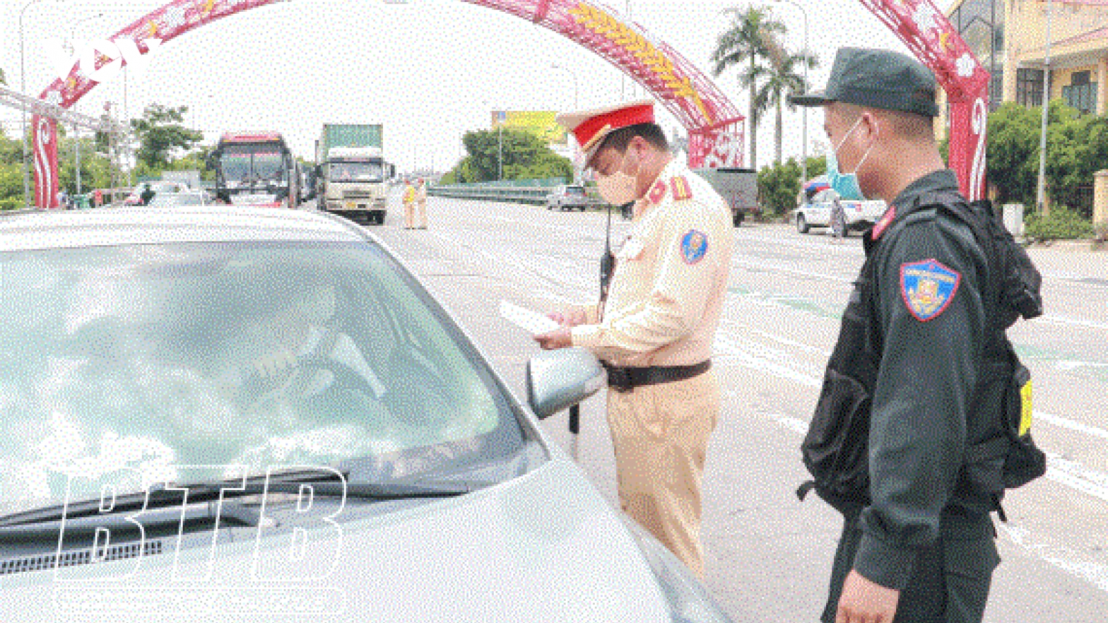 Người từ Hà Nội về Thái Bình phải cách ly tập trung 14 ngày, tự trả phí