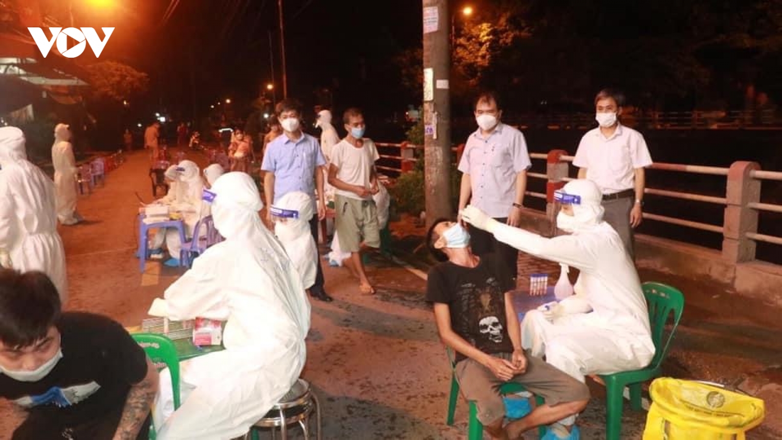 Hải Dương phong tỏa 2 khu vực, lấy hơn 2.000 mẫu xét nghiệm