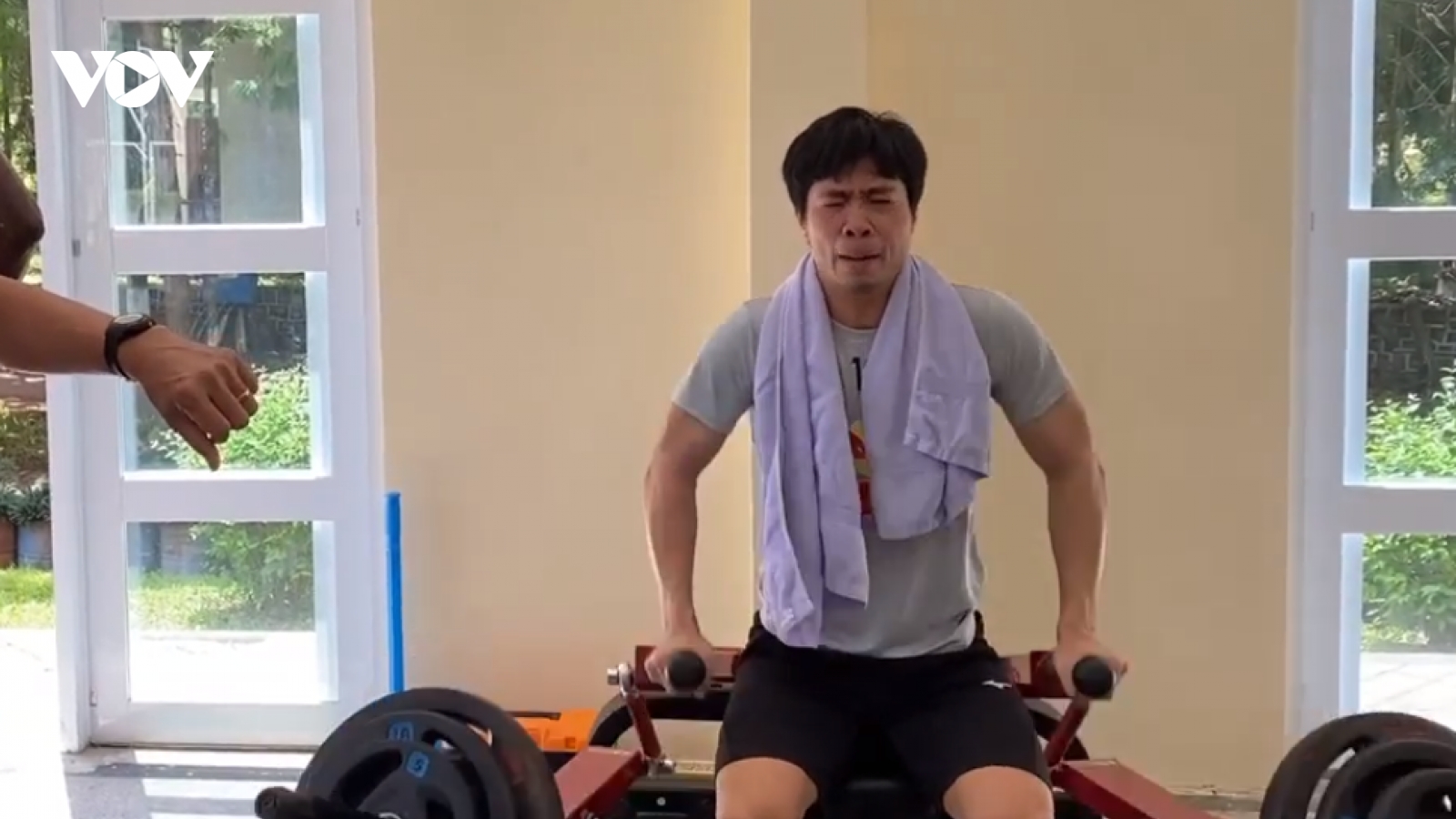 Công Phượng “méo mặt” trước bài tập của HLV Kiatisuk