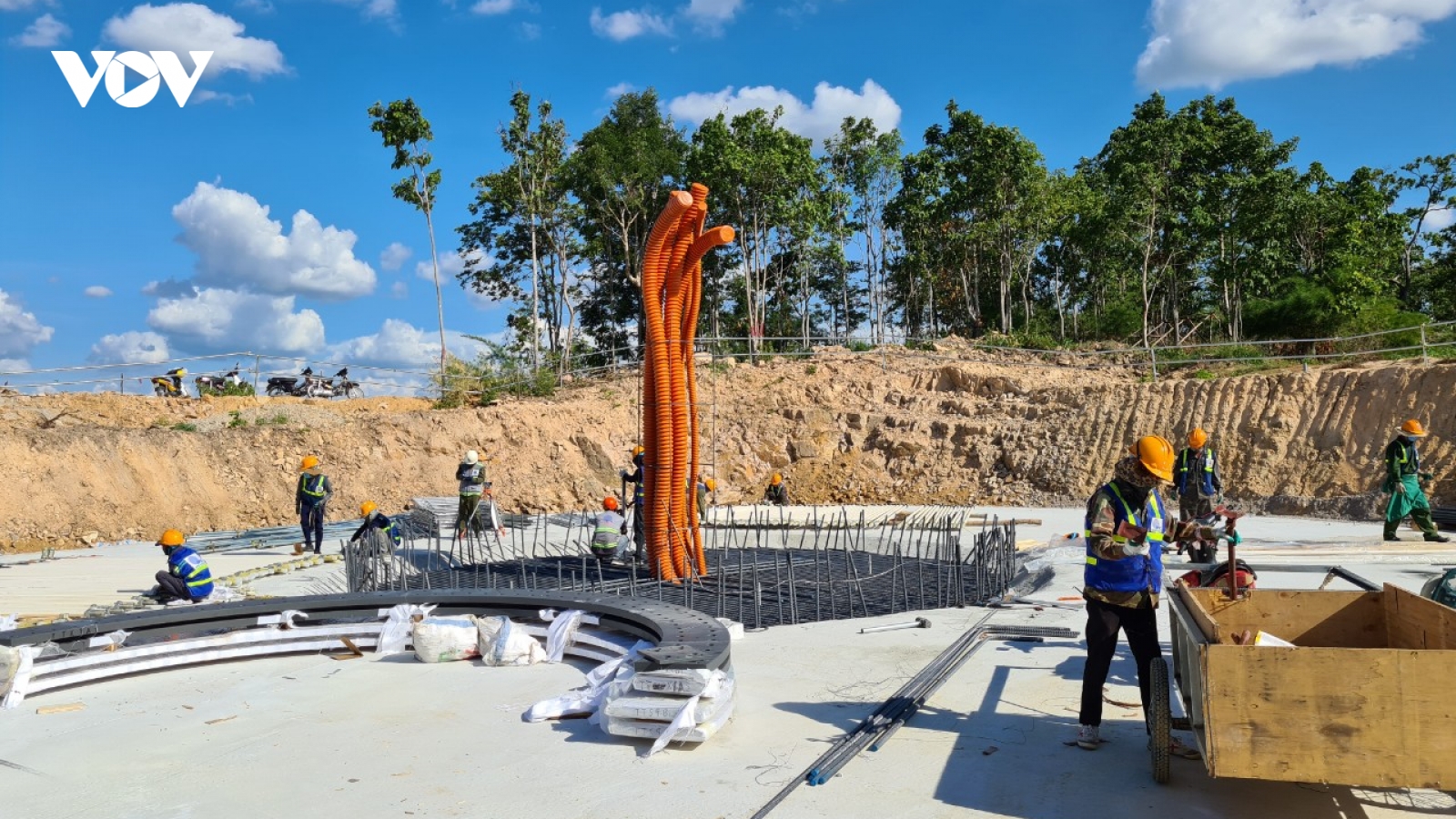 Gia Lai phạt 3 doanh nghiệp điện gió sử dụng lao động nước ngoài không phép