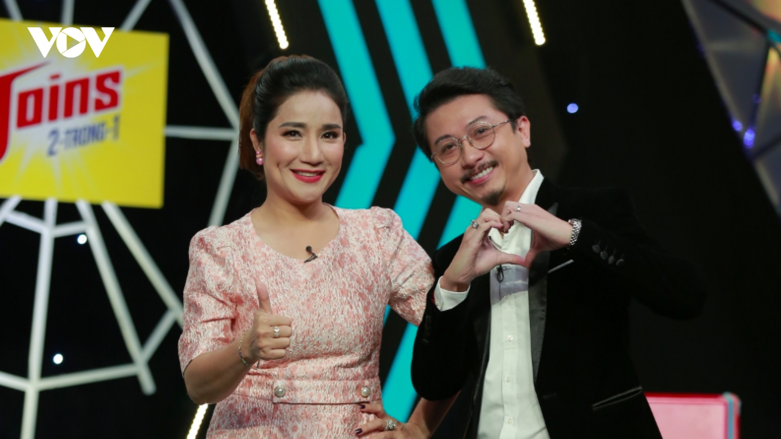 Cát Tường nghiêm túc “chỉ giáo” anh chàng 31 tuổi thiếu kinh nghiệm yêu