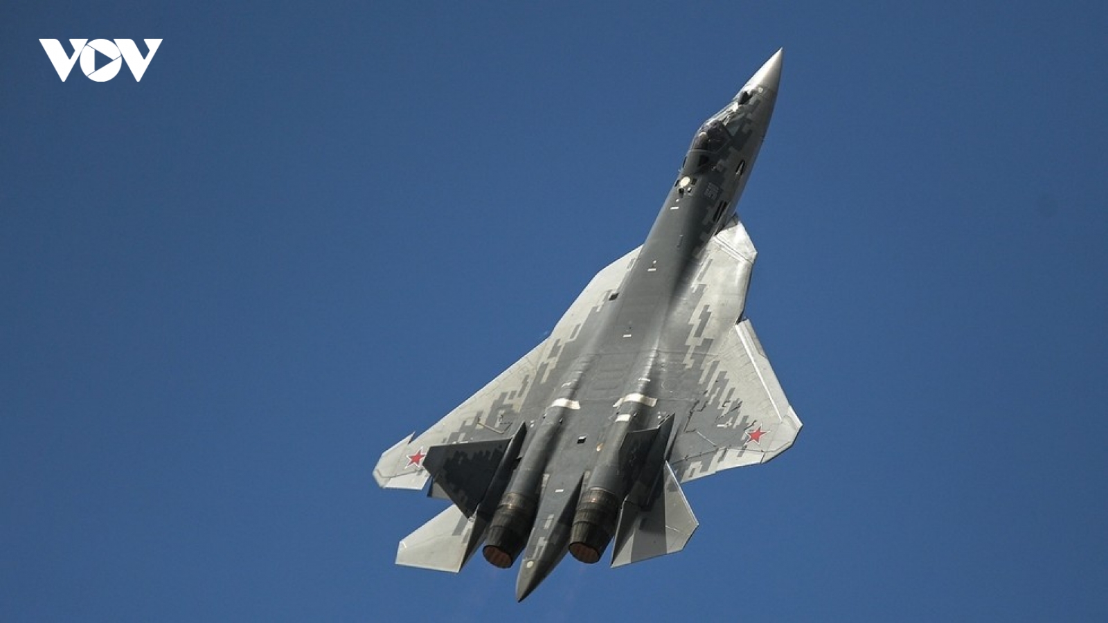 Tiêm kích Su-57 Nga phô diễn tuyệt chiêu “đóng băng” trên không