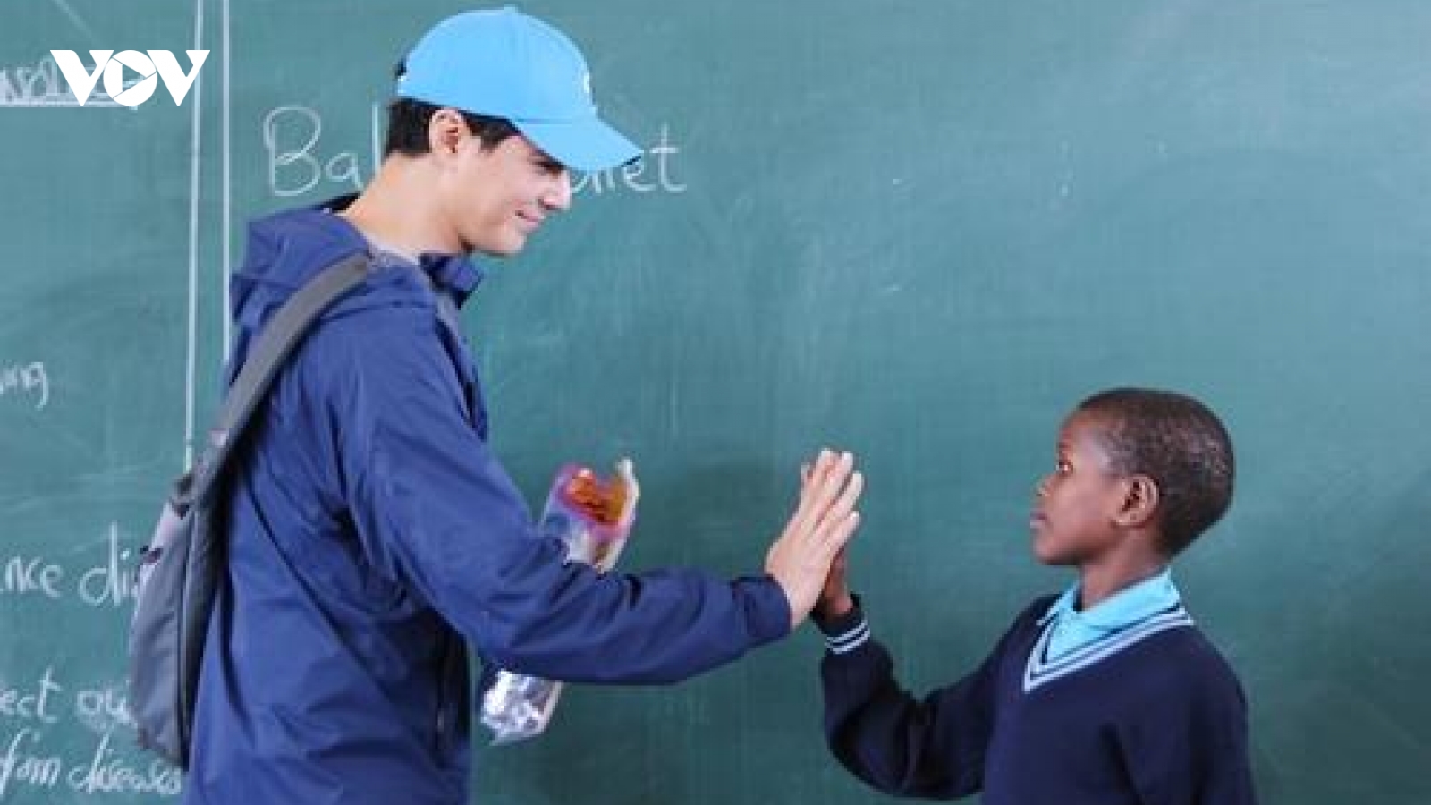 Tài tử Jo In-sung góp hàng trăm nghìn USD xây trường ở Tanzania