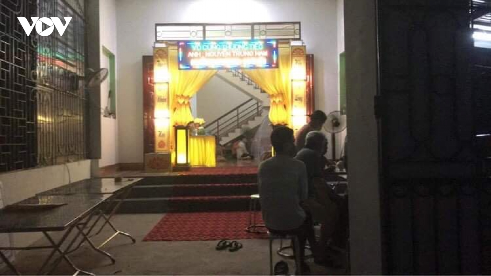Mâu thuẫn trong lúc đá bóng, nam sinh 17 tuổi bị bạn học đâm tử vong