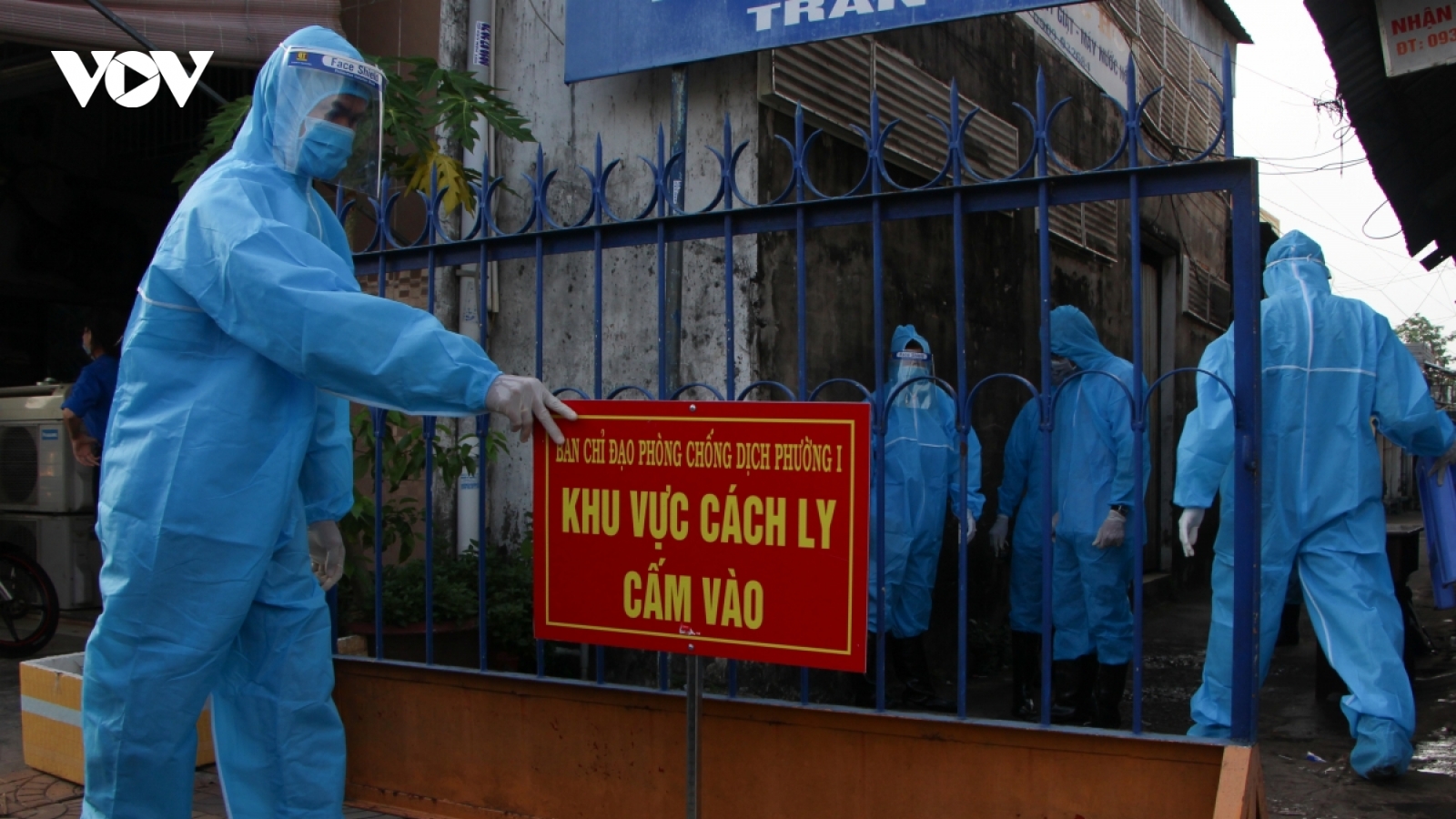 "Cách ly F0 tại nhà ở Việt Nam thận trọng hơn các nước để tránh rủi ro"
