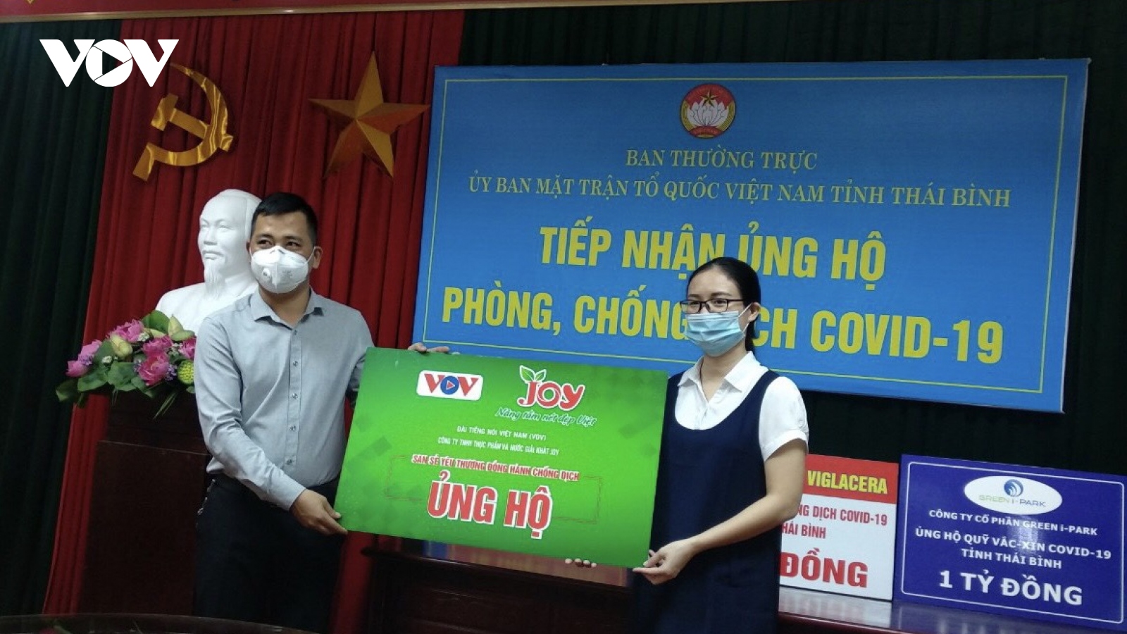 VOV tiếp tục trao quà ủng hộ phòng, chống dịch COVID-19 tại 4 tỉnh