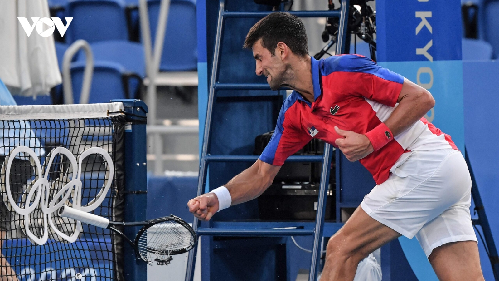 Novak Djokovic để lại hình ảnh xấu khi trắng tay rời Olympic Tokyo
