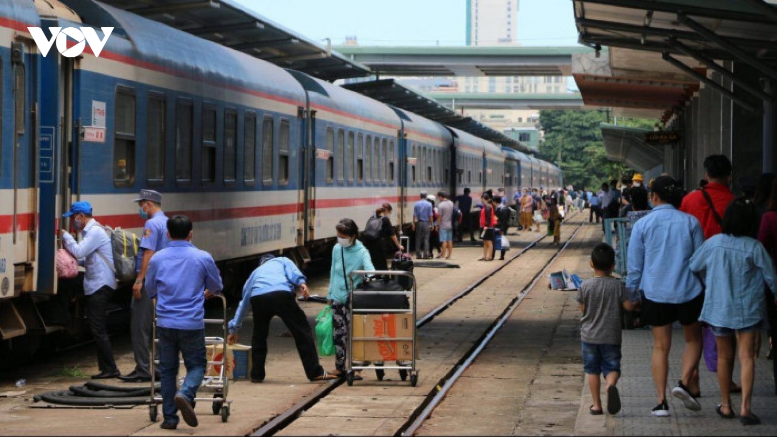 Lập đoàn tàu chuyên biệt đưa 3.000 người Hà Tĩnh từ phía Nam về quê