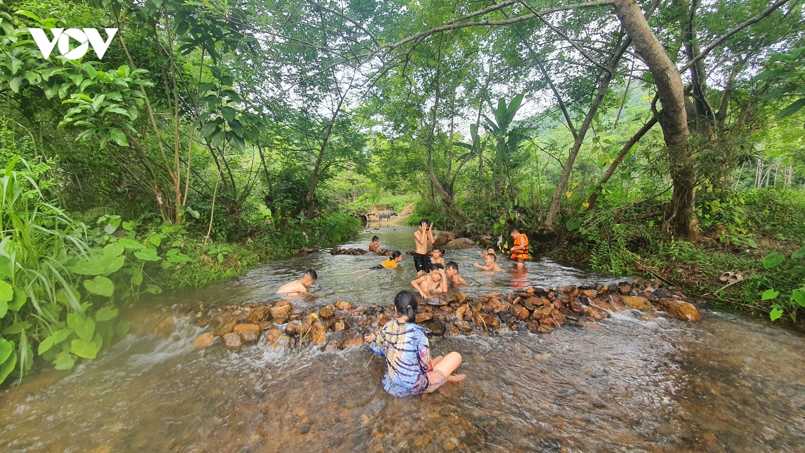 Mô hình dạy trẻ phòng chống đuối nước tại bản làng vùng cao Bắc Kạn
