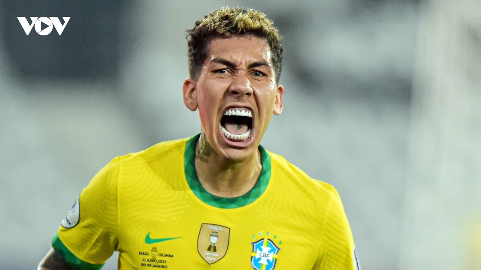 Liverpool có hành động bất ngờ với Firmino?