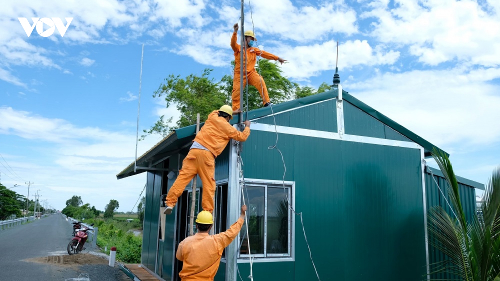 Tăng cường hướng dẫn phòng tránh tai nạn điện mùa mưa bão