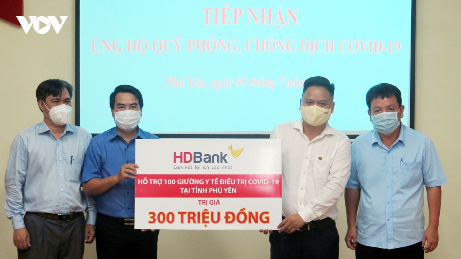 HDBank tặng 100 giường y tế cho tỉnh Phú Yên chống dịch