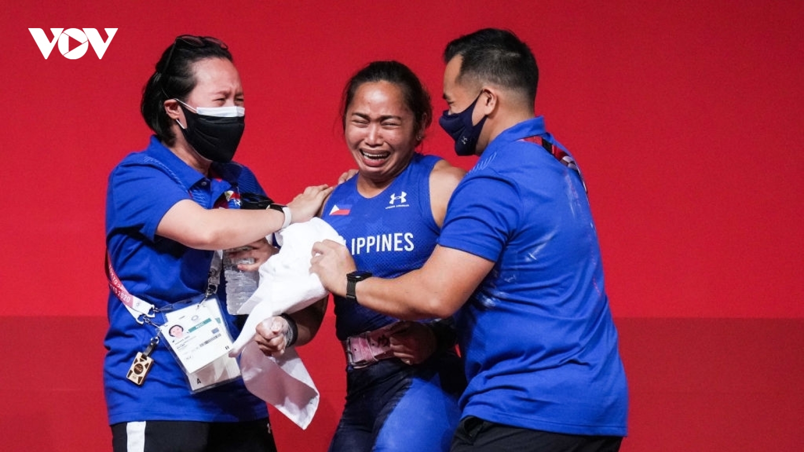 VĐV Philippines “khóc như mưa” khi giành tấm HCV lịch sử và lập kỷ lục Olympic