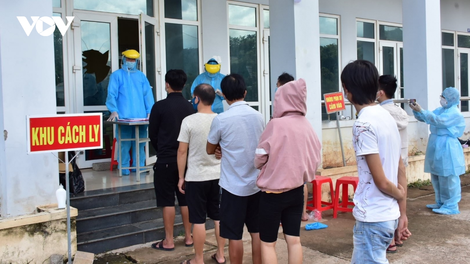 20 công dân Thừa Thiên Huế đã được đưa từ Quảng Trị về cách ly tại Phong Điền