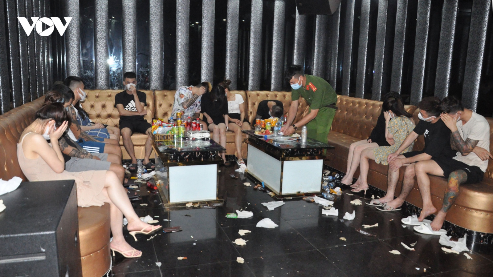 Gần 50 nam, nữ sử dụng chất ma túy trong quán karaoke giữa mùa dịch