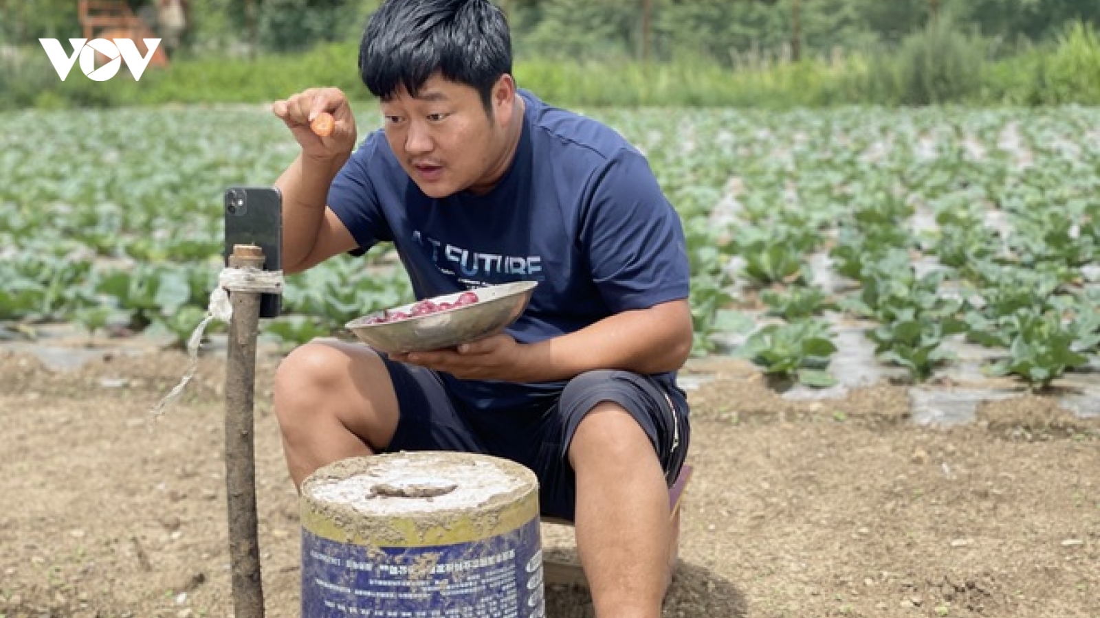 Livestream bán trái cây 20 phút, anh nông dân thu 21 tỷ đồng