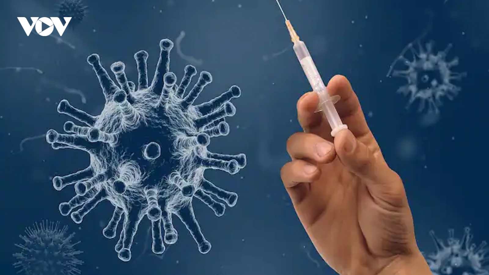 Người dân Hà Nội bắt đầu được tiêm vaccine COVID-19 diện rộng