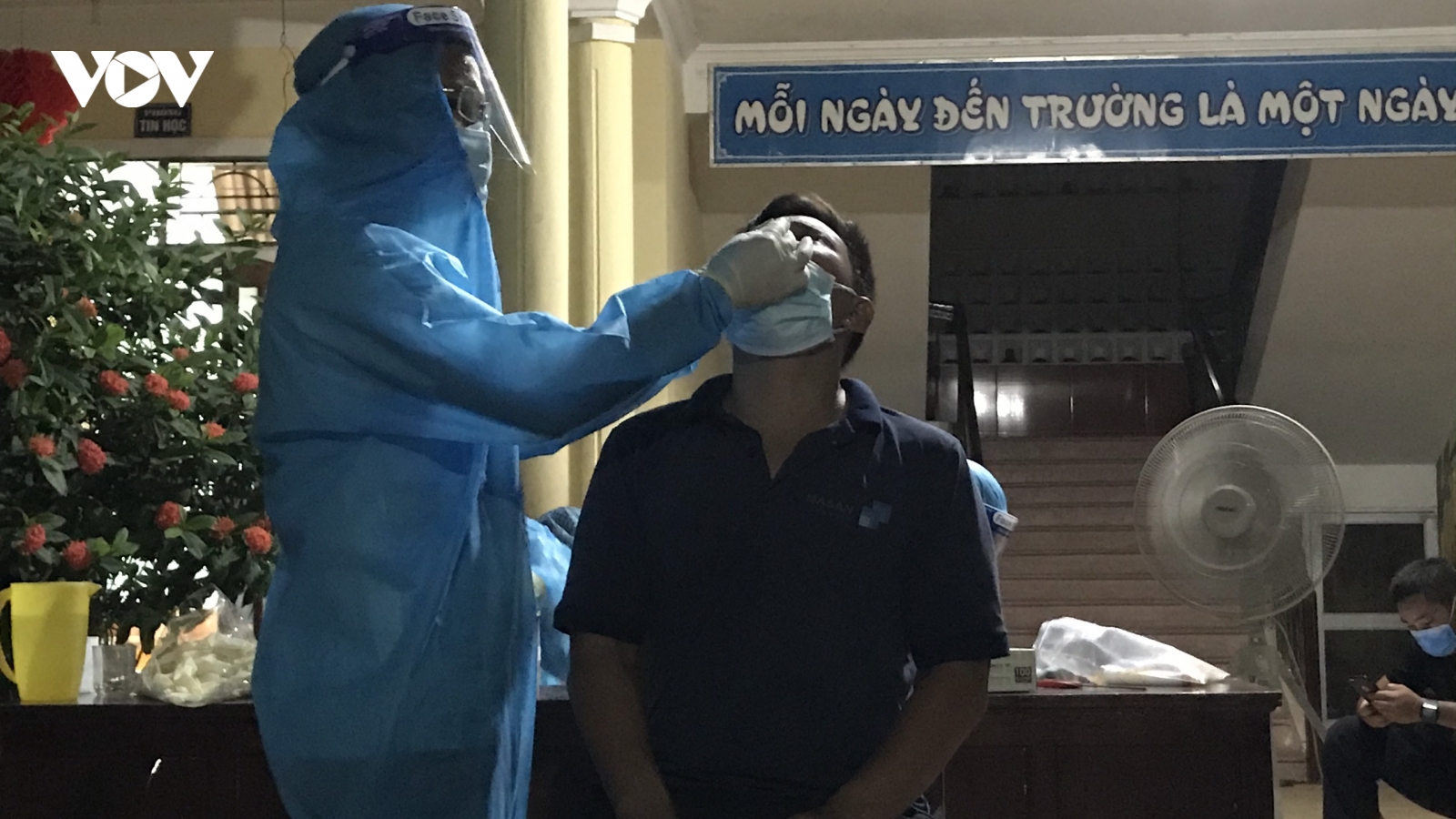 Nam bác sĩ tại Nghệ An dương tính với SARS-CoV-2 sau khi hoàn thành cách ly