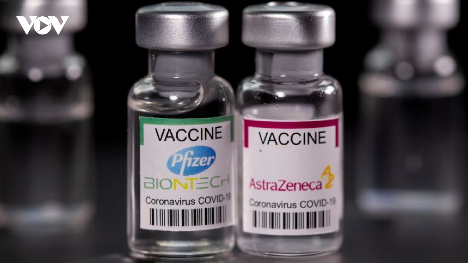 Hai liều vaccine Pfizer, AstraZeneca có hiệu quả cao trước biến thể Delta