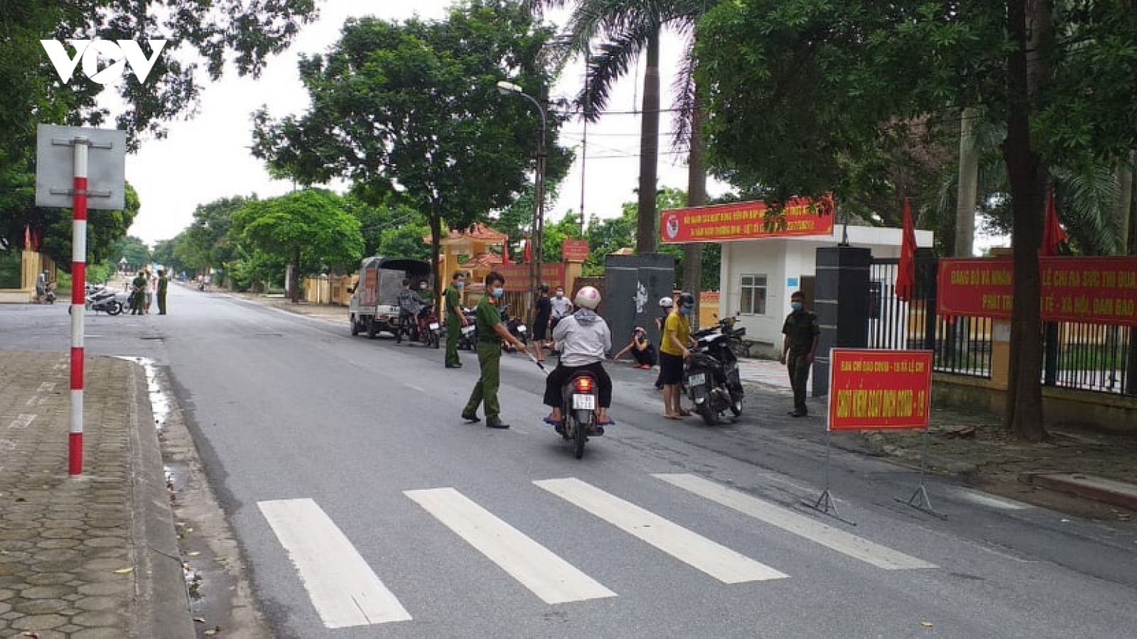 Hà Nội xử phạt 291 trường hợp và 5 cơ sở vi phạm quy định giãn cách xã hội