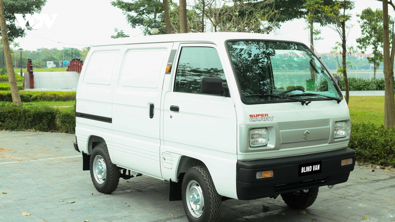 Tải hàng nội đô nhanh chóng, khó xe tải nhẹ nào vượt mặt Suzuki Blind Van