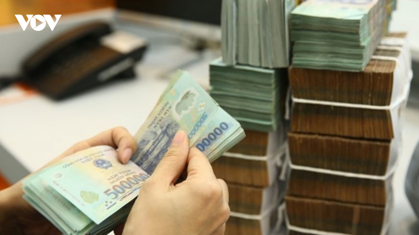 Ngân hàng lãi khủng, nguy cơ lãi suất cho vay còn tiếp tục tăng