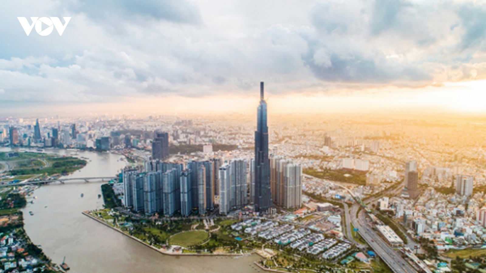 Thách thức lớn cho tăng trưởng kinh tế 2021 do dịch Covid-19 bùng phát