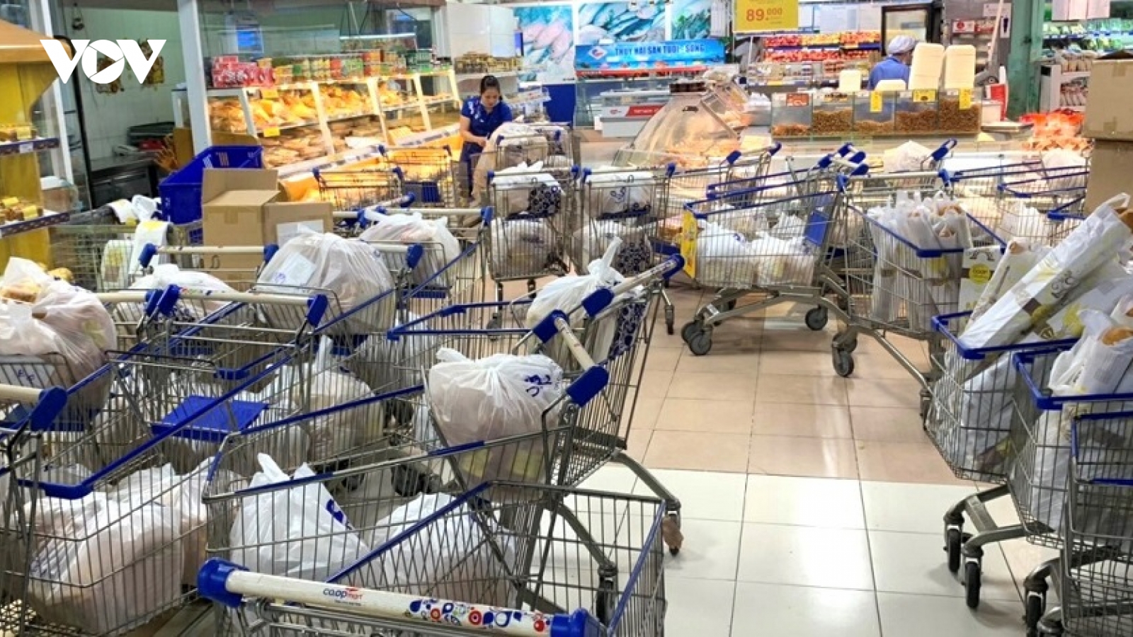 TP.HCM hỗ trợ người dân mua hàng, tránh tập trung đông người
