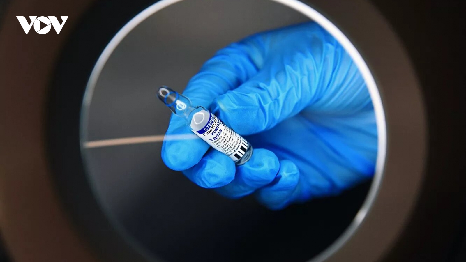 Nga bắt đầu thử nghiệm vaccine Sputink V ngừa Covid-19 ở trẻ vị thành niên