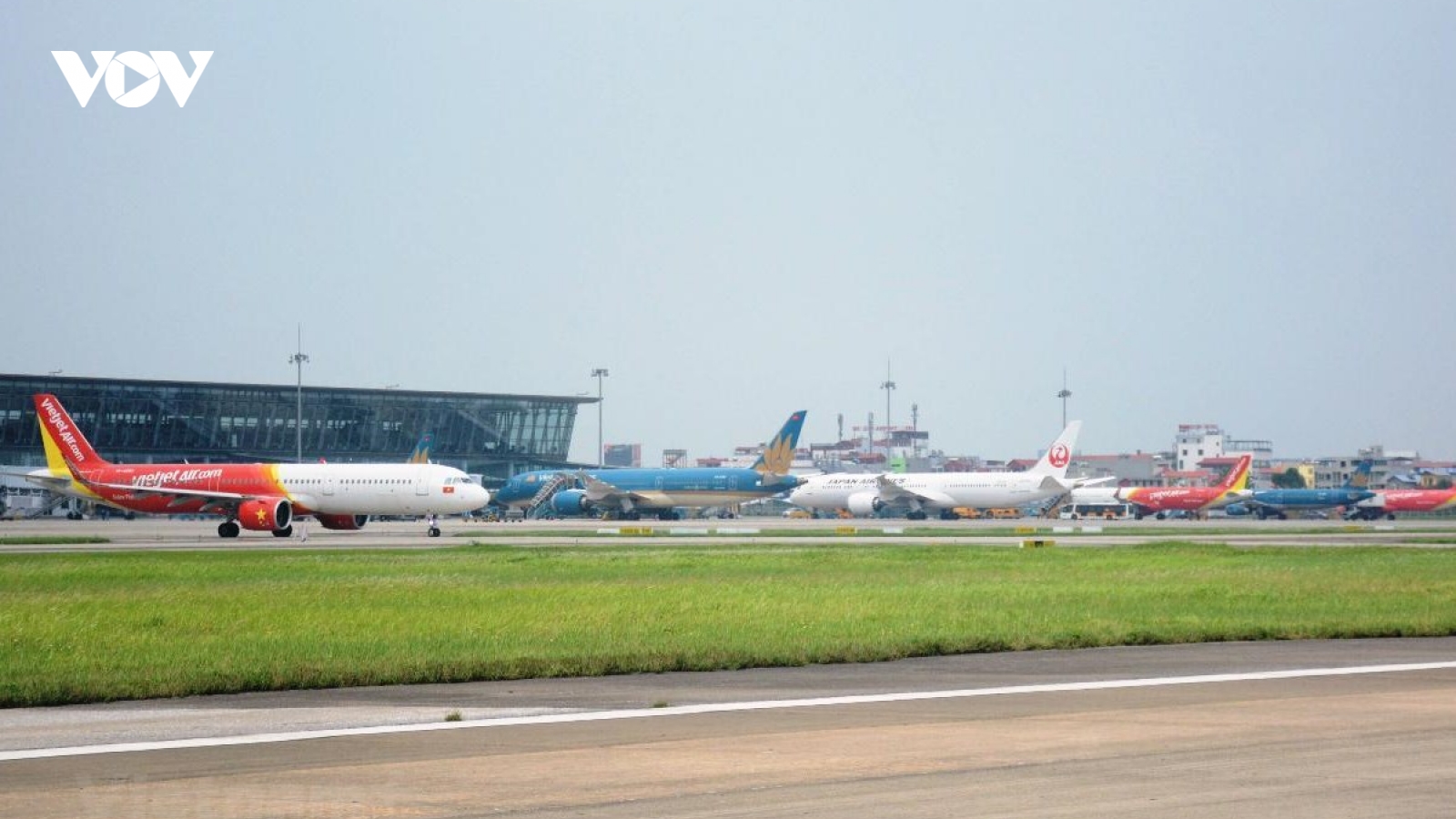 Đề xuất tạm dừng bay chở khách đi đến Thọ Xuân, Phú Bài, Chu Lai
