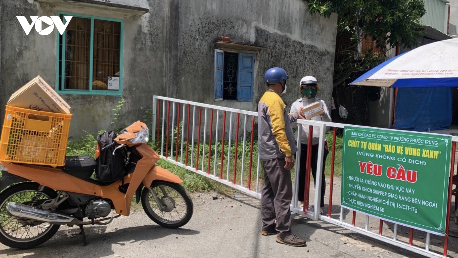 Cư dân Vũng Tàu tự nguyện thay phiên nhau trực chốt “bảo vệ vùng xanh”