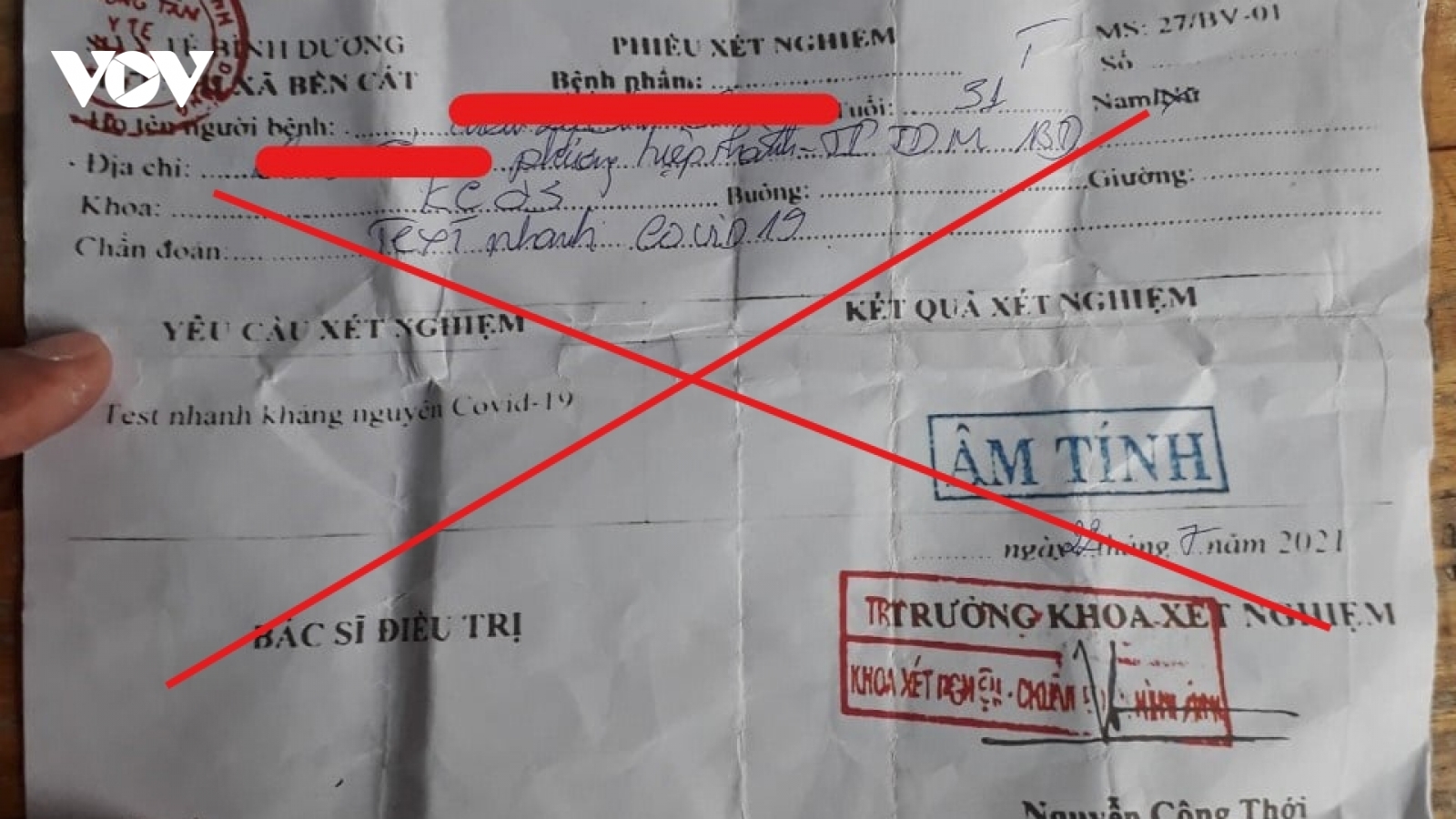 Mua giấy xét nghiệm giả để “thông chốt” kiểm soát ở Bình Dương
