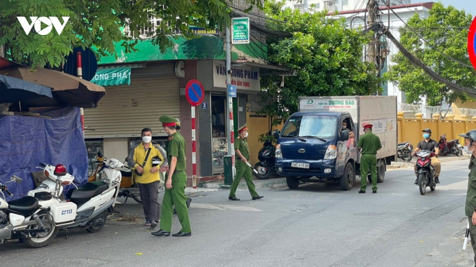 Công an Hà Nội thu phạt hơn 1,5 tỷ đồng vi phạm phòng chống dịch trong 1 ngày