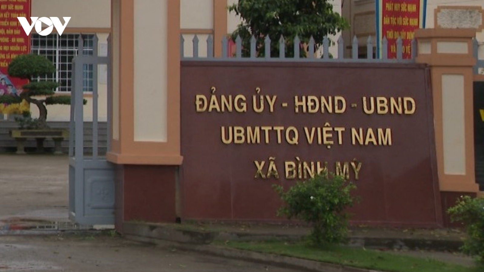 Đình chỉ công tác Bí thư, Chủ tịch UBND xã vì lơ là phòng, chống dịch