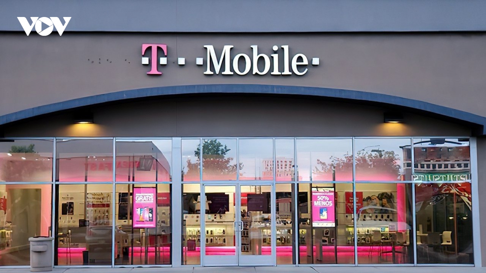 Tin tặc bán dữ liệu 100 triệu khách hàng T-Mobile