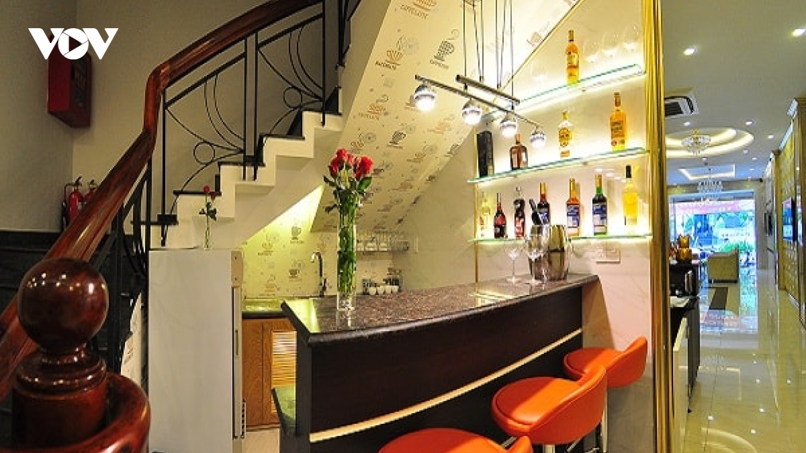 Ý tưởng thiết kế quầy bar trong nhà giúp tiết kiệm không gian