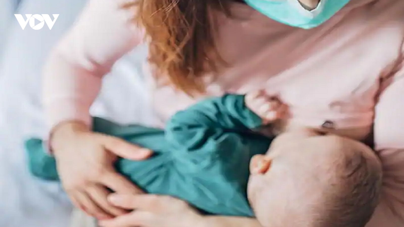 Sữa của các bà mẹ được tiêm chủng có chứa các kháng thể chống lại COVID-19