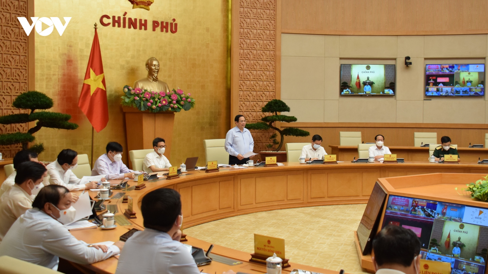 Thủ tướng: "Phải tách bằng được F0 ra khỏi cộng đồng bằng biện pháp xét nghiệm"