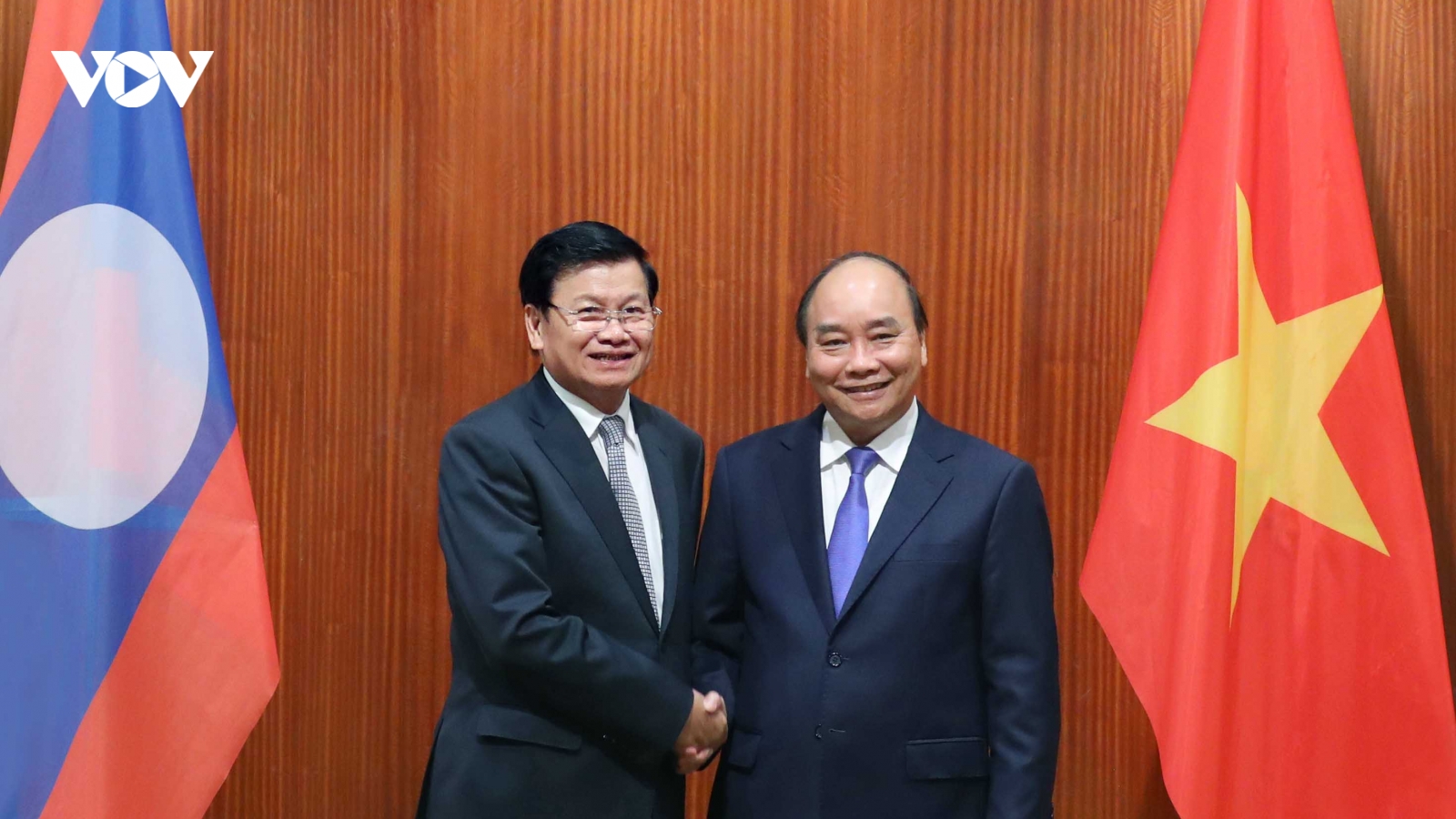 Vun đắp quan hệ đoàn kết đặc biệt Việt - Lào: Hạt gạo cắn đôi, cọng rau bẻ nửa