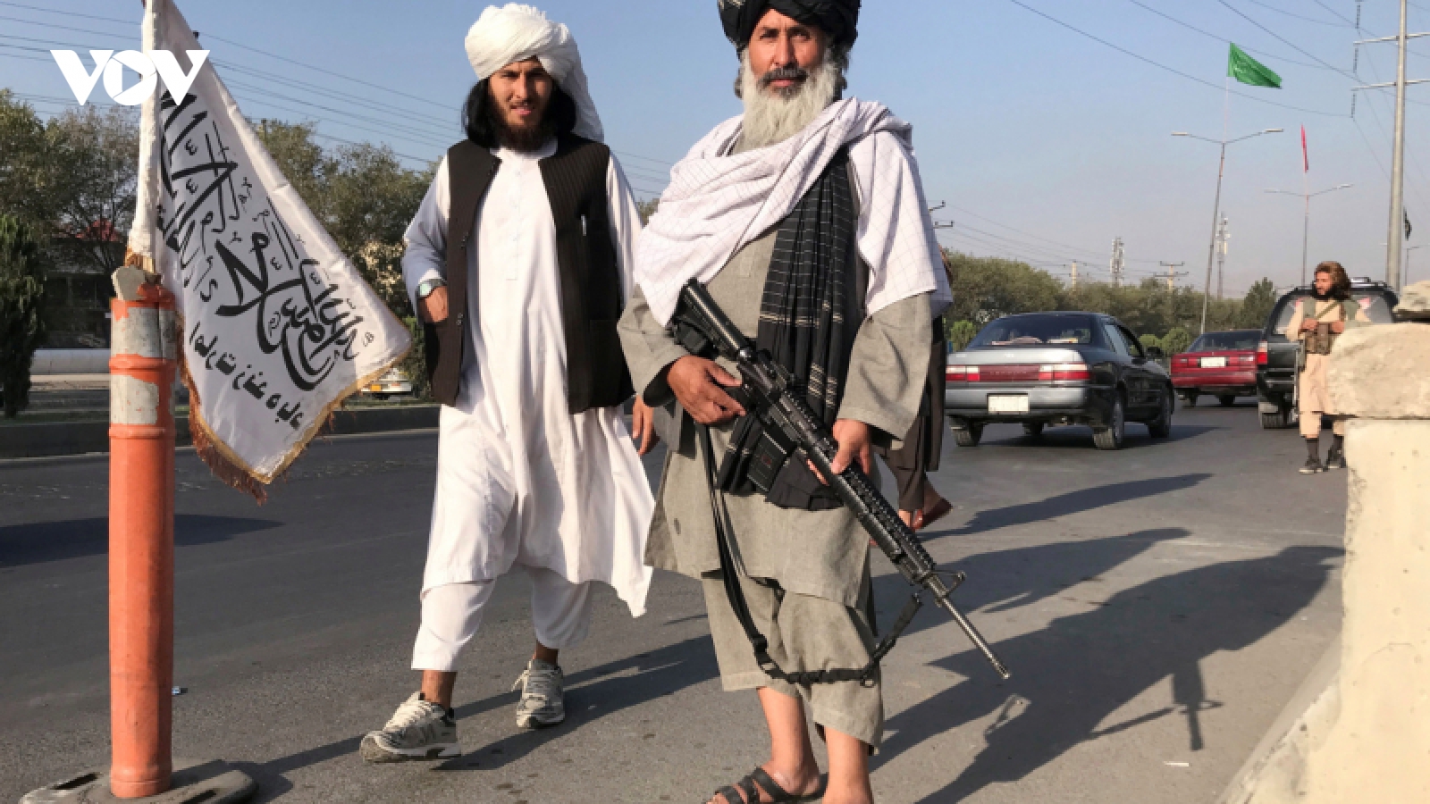 Khát khao tài chính và sự hợp pháp, Taliban thúc đẩy thỏa thuận chính trị với phe đối đầu