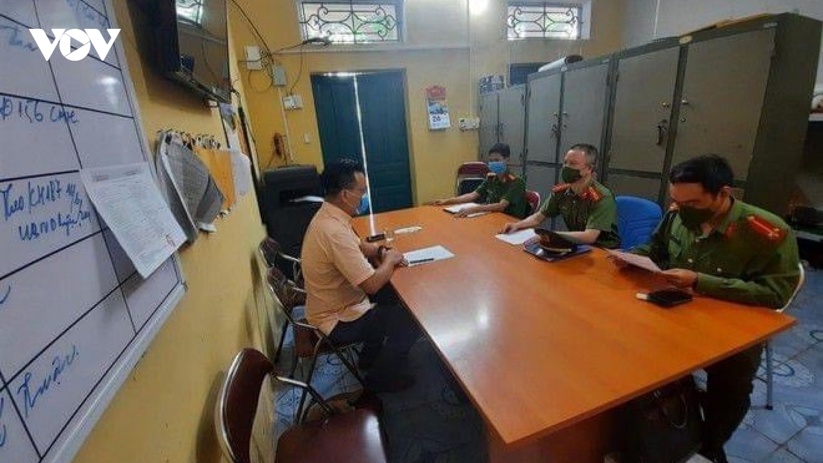 Người đàn ông xưng "tao là tiến sĩ", vượt chốt kiểm dịch bị phạt 3 triệu đồng
