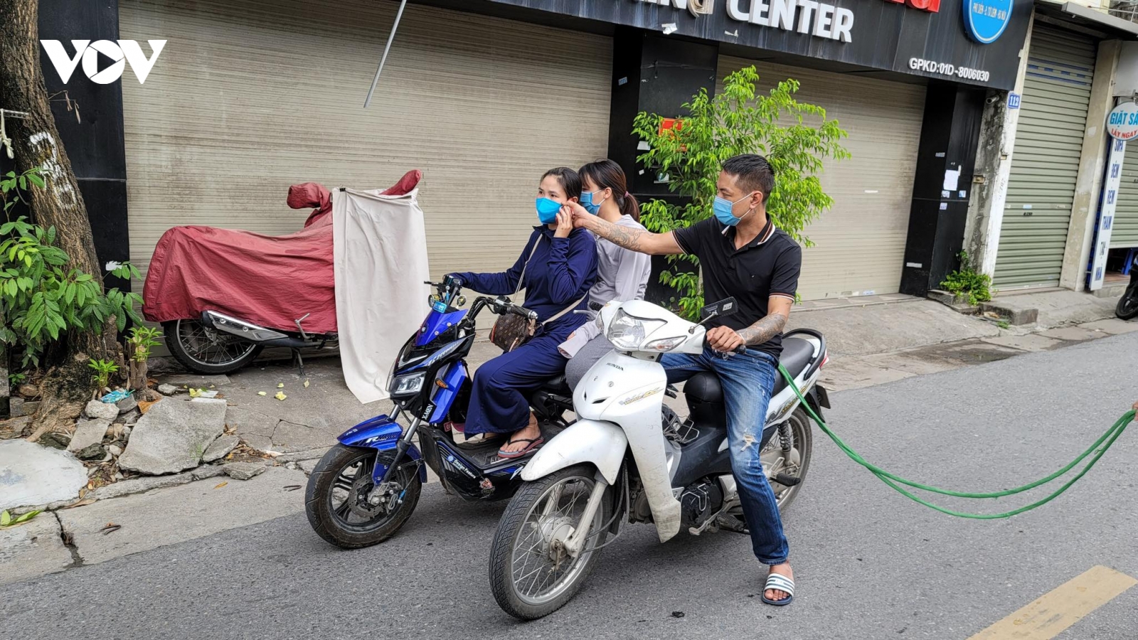 Vừa ra tù đã đi cướp giật điện thoại